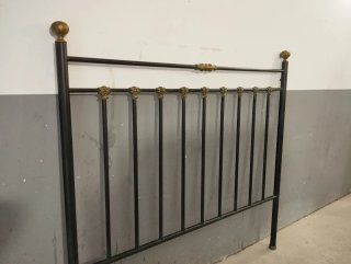 Cabecero antiguo bronce y hierro