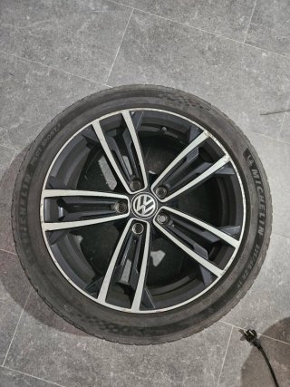 Llanta VW Golf Michelin Pilot Sport 225/45ZR17