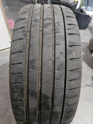 Llanta VW Golf Michelin Pilot Sport 225/45ZR17