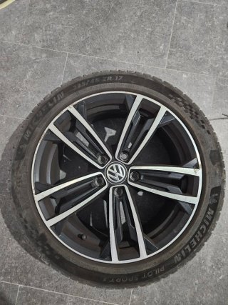 Llanta VW Golf Michelin Pilot Sport 225/45ZR17