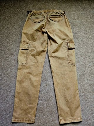 Pantalón cargo hombre color natural
