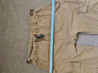 Pantalón cargo hombre color natural