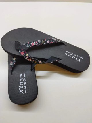 Chanclas florales