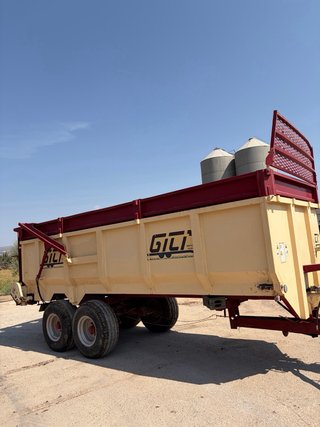 Remolque Esparcidor Gili