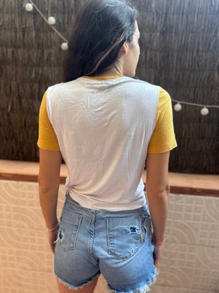 Blusa blanca y amarilla con estampado YOUCOM