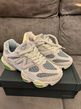 New Balance 9060 Talla 42 Beige/Gris