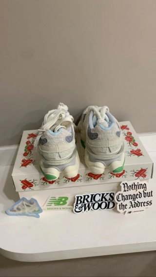 New Balance 9060 Talla 44.5