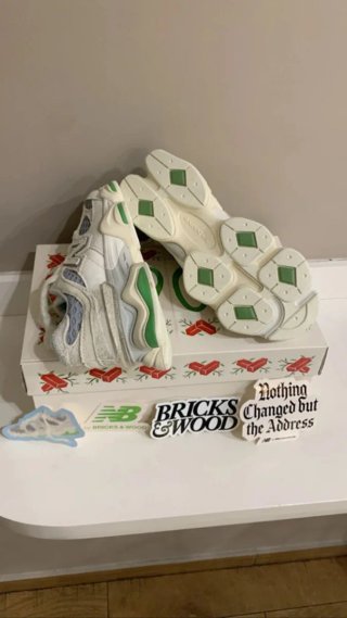 New Balance 9060 Talla 44.5