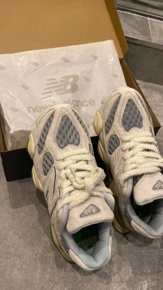 Zapatillas New Balance 9060 Beige/Verde Talla 36