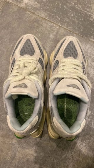 Zapatillas New Balance 9060 Beige/Verde Talla 36