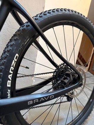BERRIA BRAVO 5 29” CARBONO + EXTRAS TALLA M