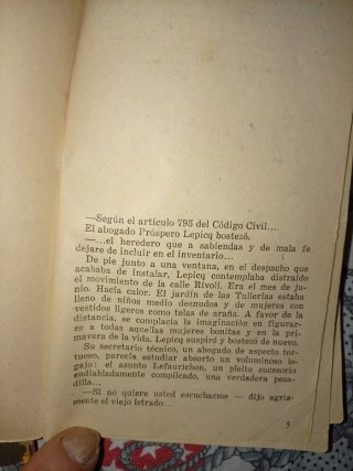 Tebeos GP policíaca ,con el dedo en el gatillo