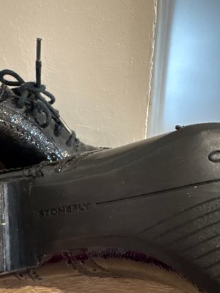 Zapatos de tacón negros tipo Oxford