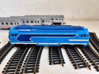 Tren Paya y Vías