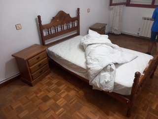 Cama individual de madera