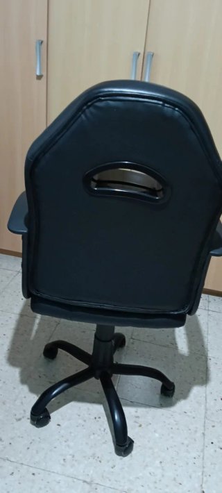 Silla escritorio oficina negra polipiel