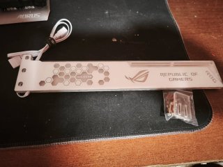 Soporte Gráfica Asus ROG Strix ARGB