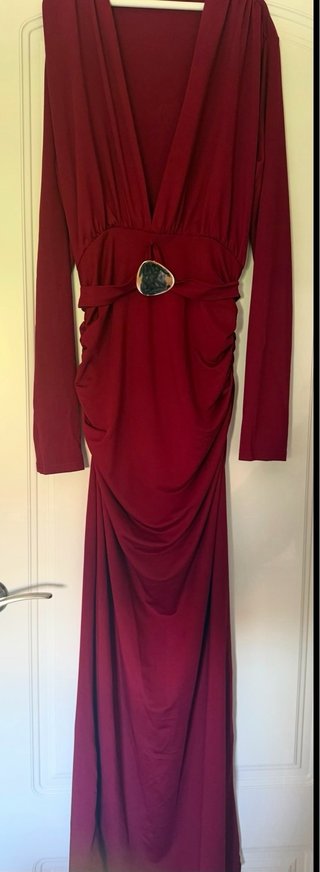 Vestido midi burdeos