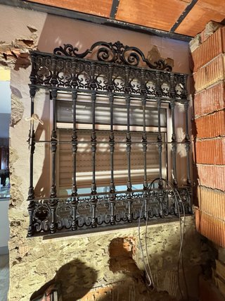 Reja de forja para ventana