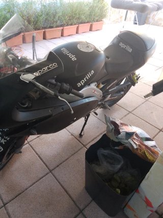 Aprilia RS 50 Sportbike Negra y Blanca