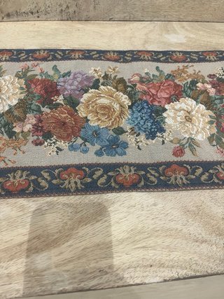 Tapete floral de tela beige y multicolor