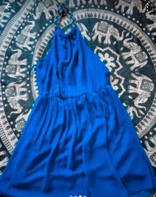 Vestido de fiesta azul cuello halter