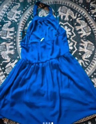Vestido de fiesta azul cuello halter
