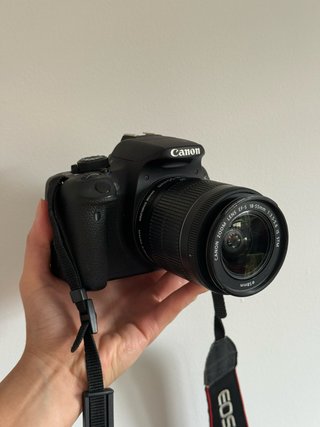 Canon EOS Rebel T5i (700D) + Lente 18-55mm