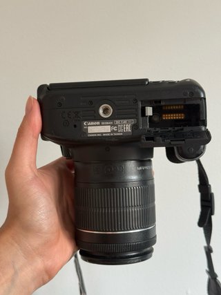 Canon EOS Rebel T5i (700D) + Lente 18-55mm