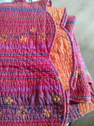 Dos colchas reversibles de algodón