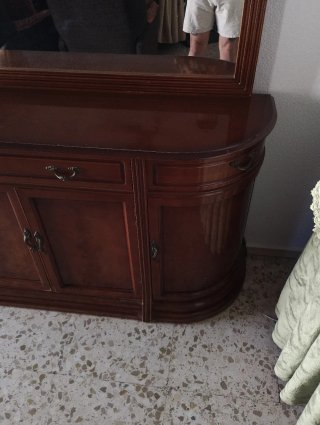 Mueble comedor madera con espejo