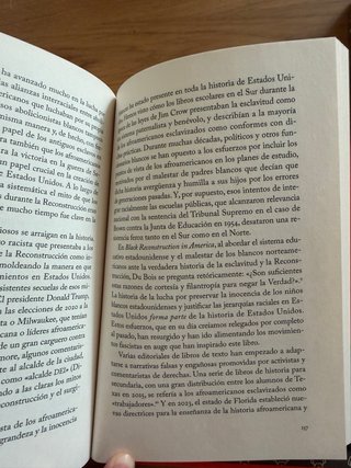Borrar la historia: Cómo los fascistas reescrib...