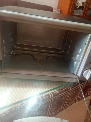 Horno pequeño gris