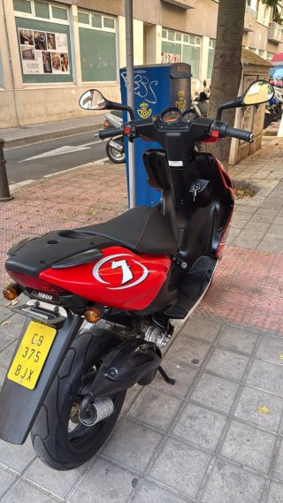 Yamaha Aerox Roja