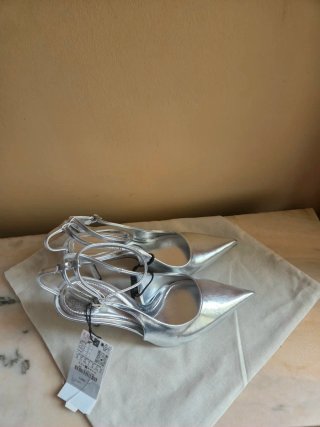 Tacones destalonados Zara plateados