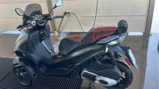 Piaggio MP3 Triciclo Gris/Verde
