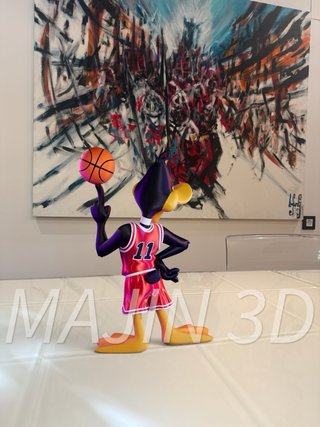 Figura Pato Lucas Baloncestista