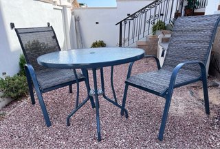 Mesa y 2 sillones de patio