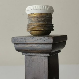 Lámpara antigua madera tallada