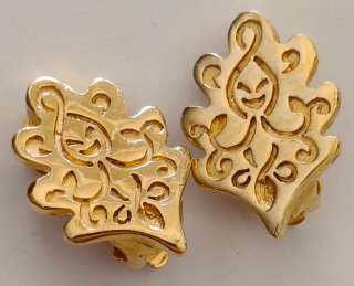 Pendientes clip Inès de la Fressange dorados