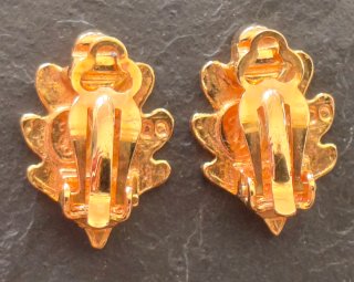 Pendientes clip Inès de la Fressange dorados