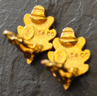 Pendientes clip Inès de la Fressange dorados