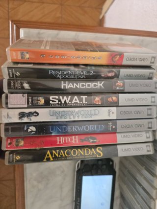 PSP 1003 Negra + 25 Juegos y 8 Pelis UMD