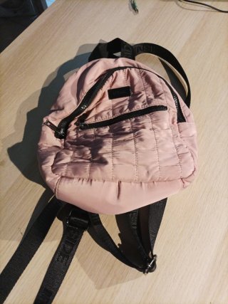 Mochila rosa acolchada
