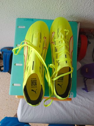 Botas de fútbol Puma Ultra Amarillas