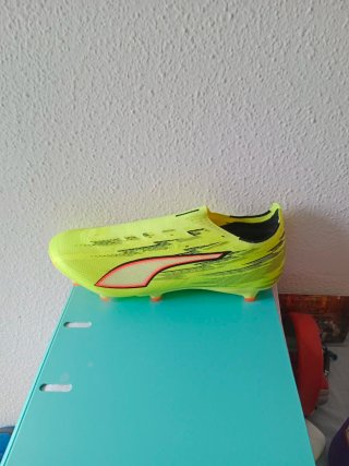 Botas de fútbol Puma Ultra Amarillas