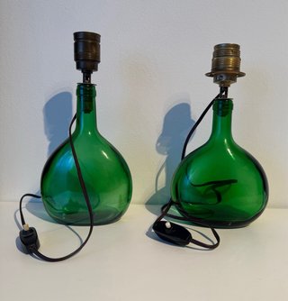 Vecchie lampade damigiana verde