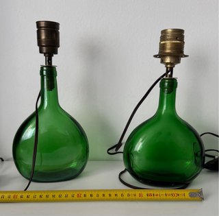 Vecchie lampade damigiana verde