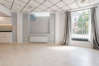 Local comercial en venta en Numancia en Madrid