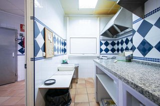 Local comercial en venta en Montequinto en Dos Hermanas